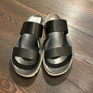 Steve Madden flats in black S7